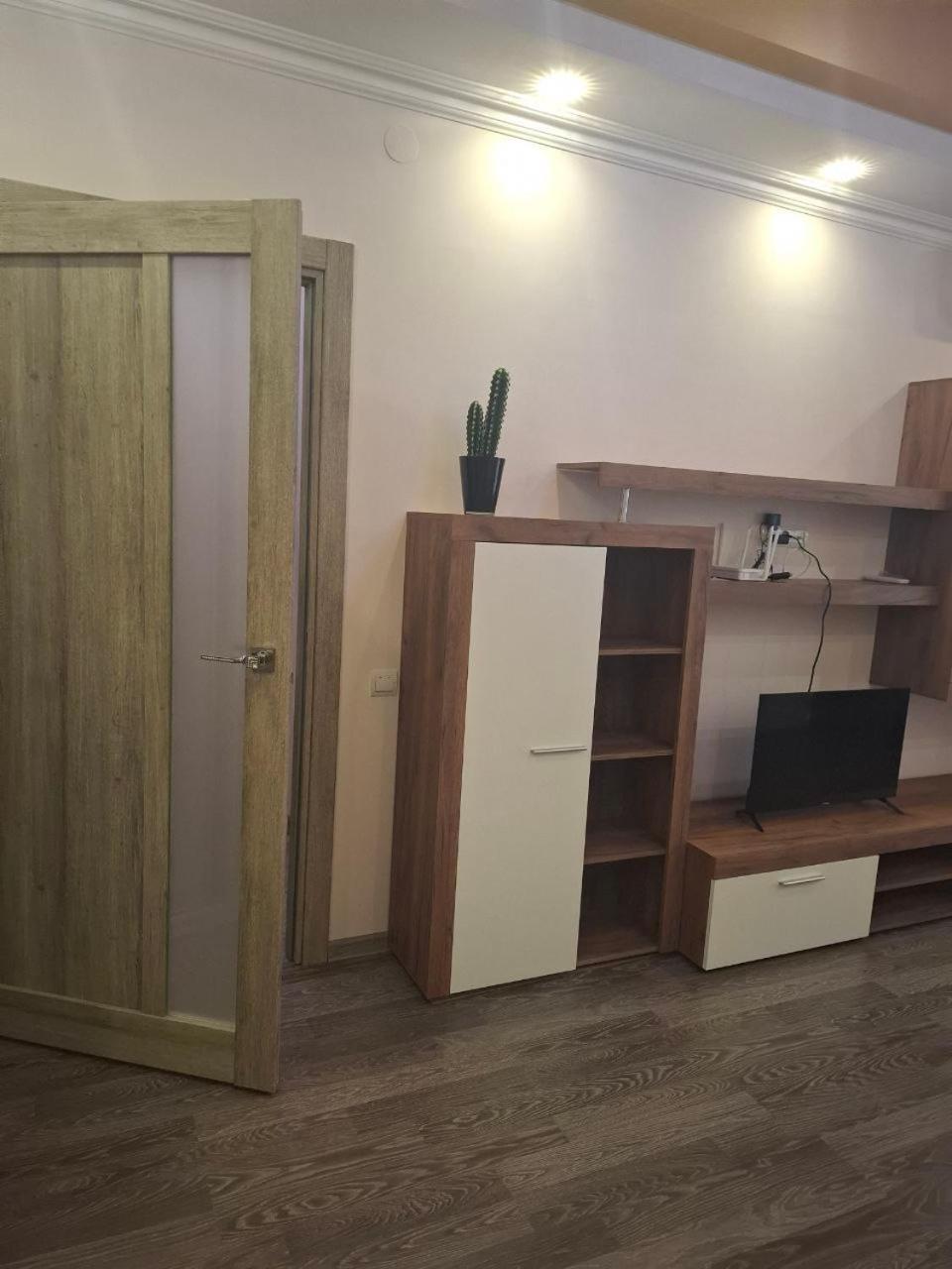 Atlant Luxury Family Apart Поряд З Тц Депот, Безконтактне Заселення 切尔诺夫策 外观 照片